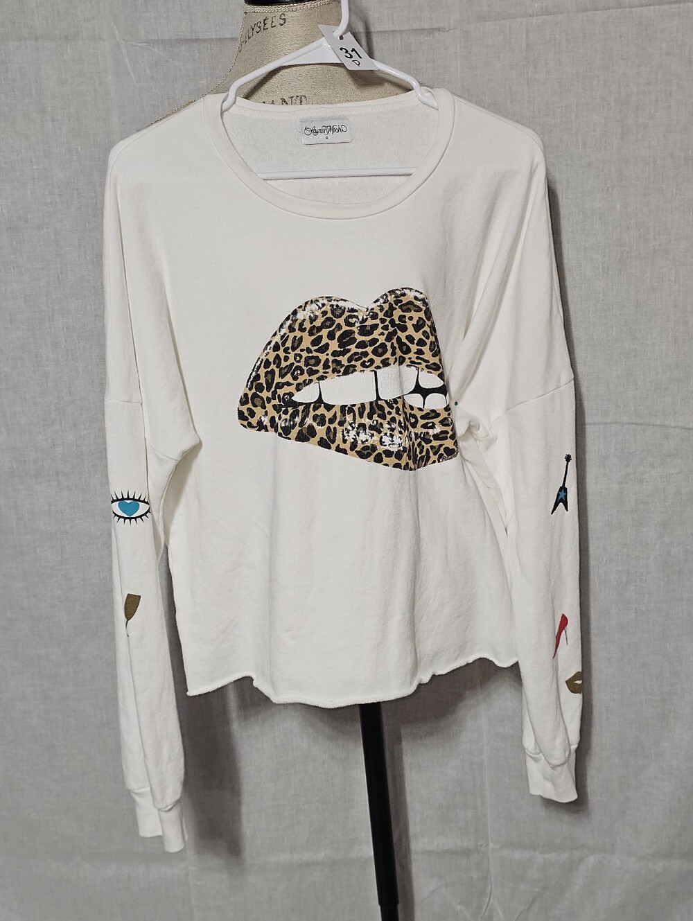 Lauren Moshi White Long-Sleeve Tee with Leopard Lip Graphic